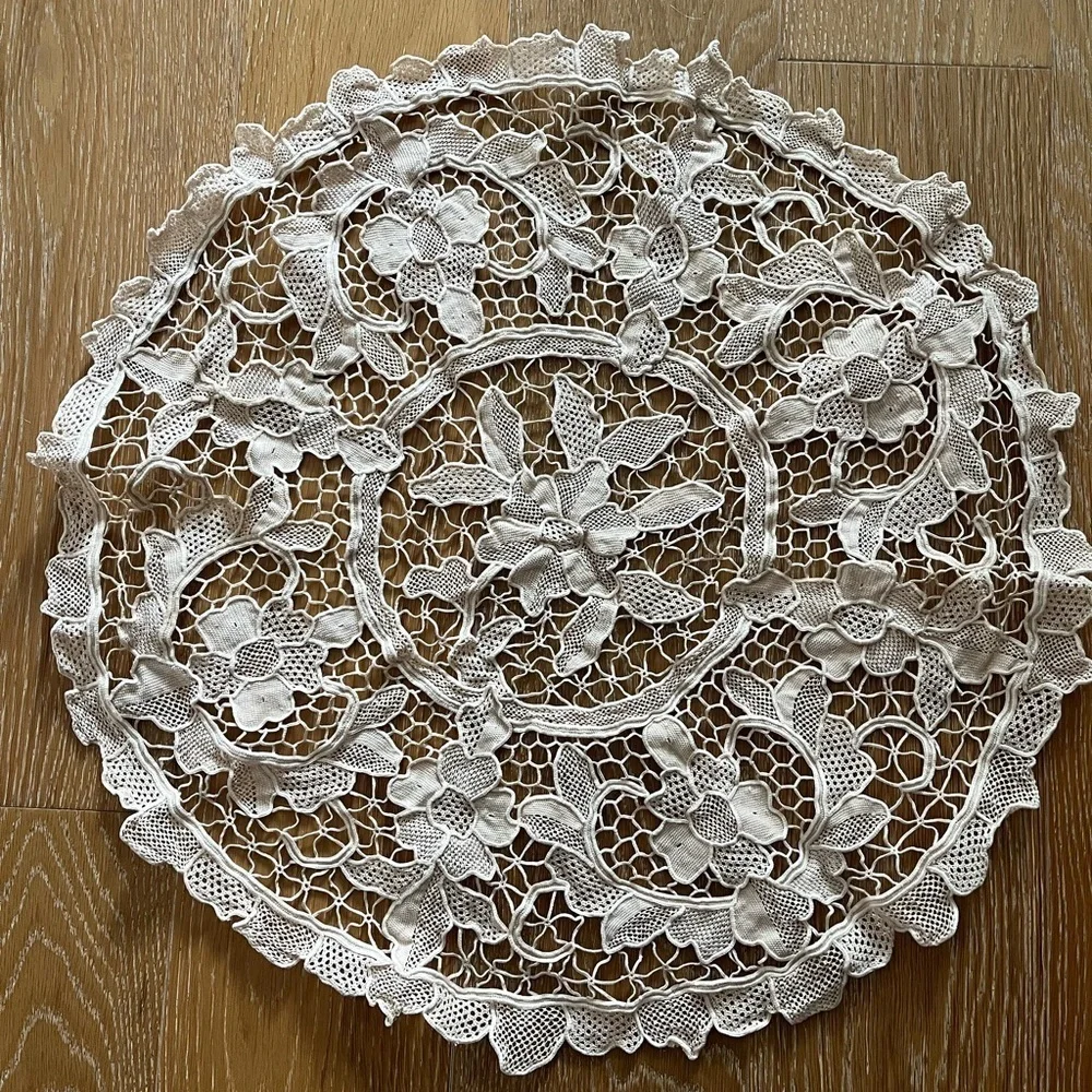 Crochet tabletop napkin cream